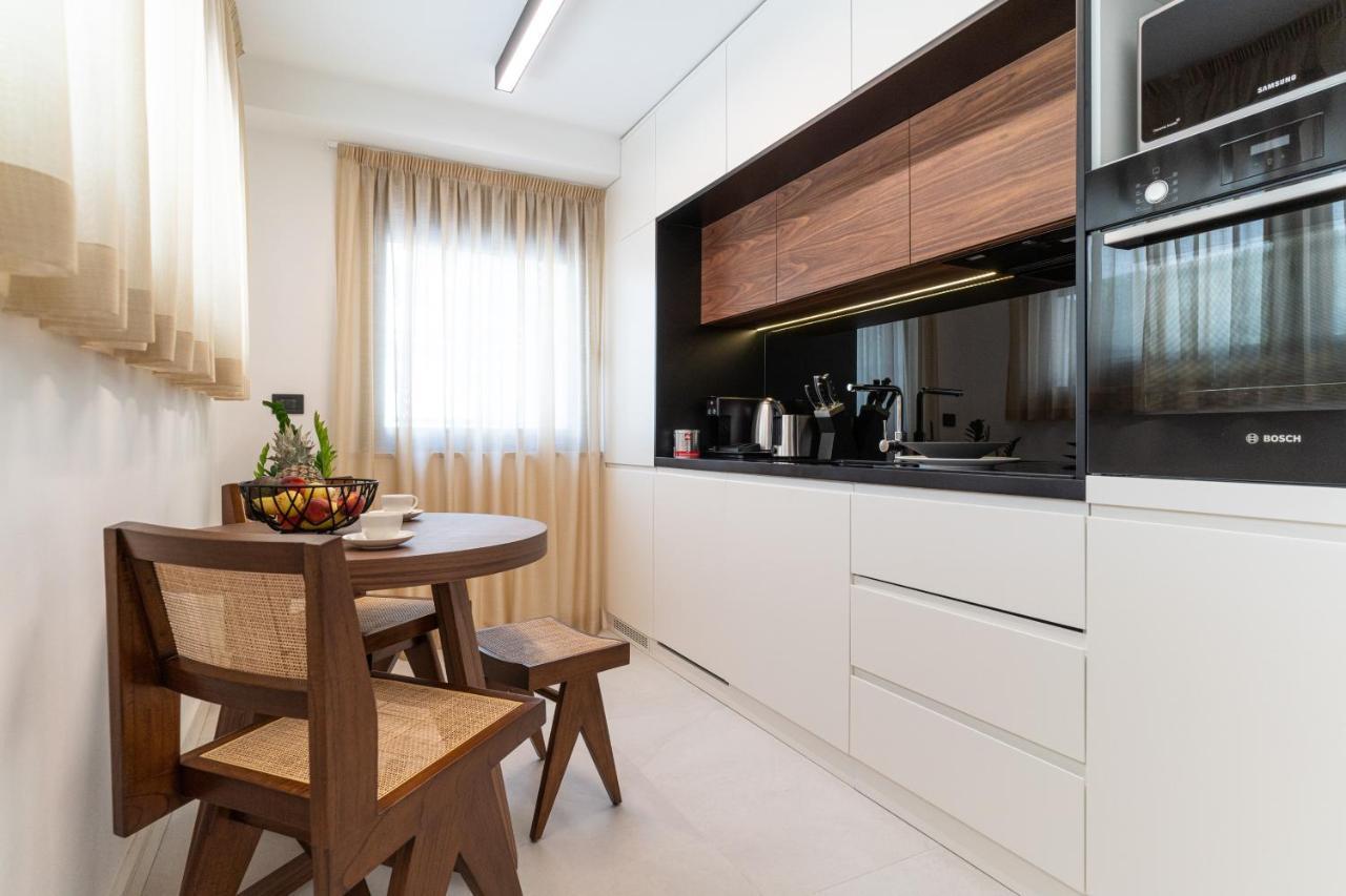 Апартаменти Ez Luxury Living Ровінь Екстер'єр фото